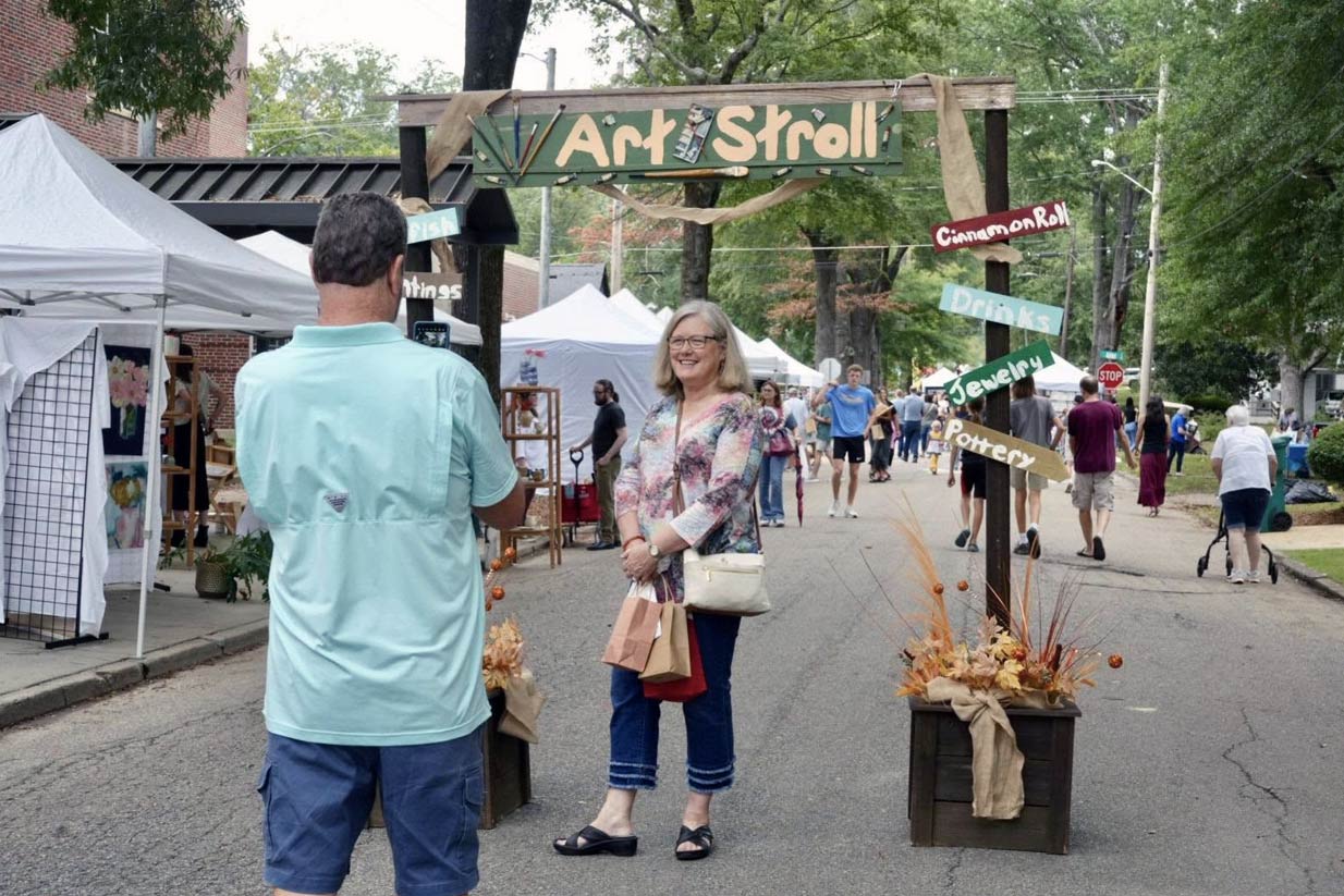 Robins St. Art Stroll (Early Fall)